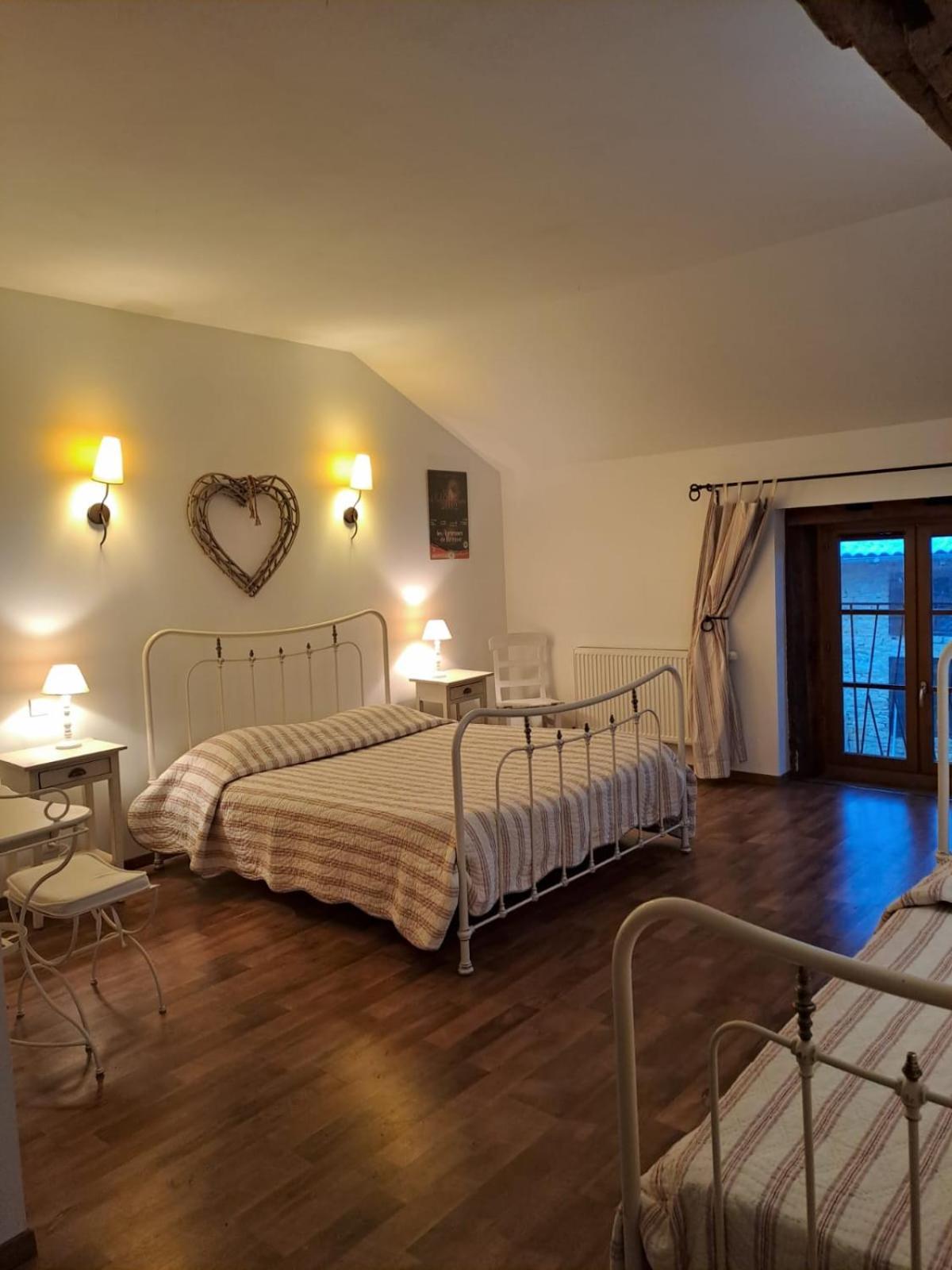 Bed and Breakfast Le Moulin Du Fay Villemotier Екстер'єр фото